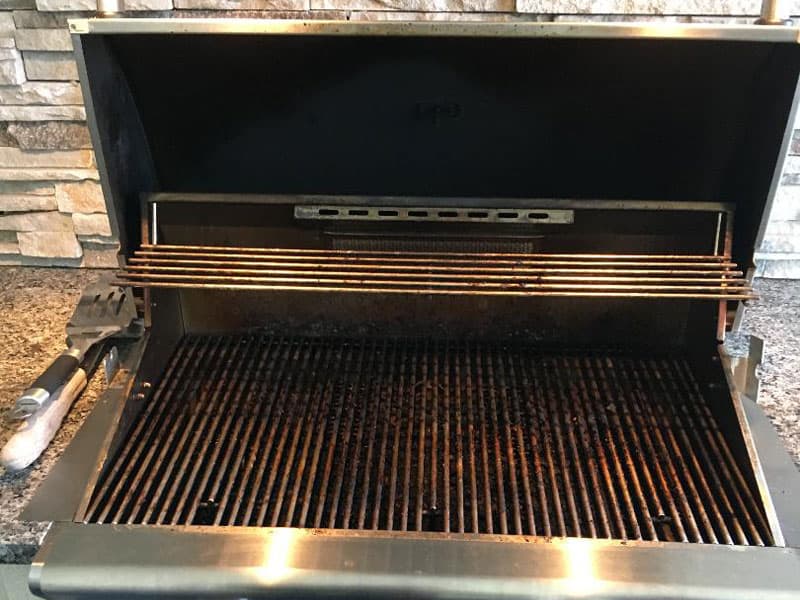 Outdoor grill before restoration