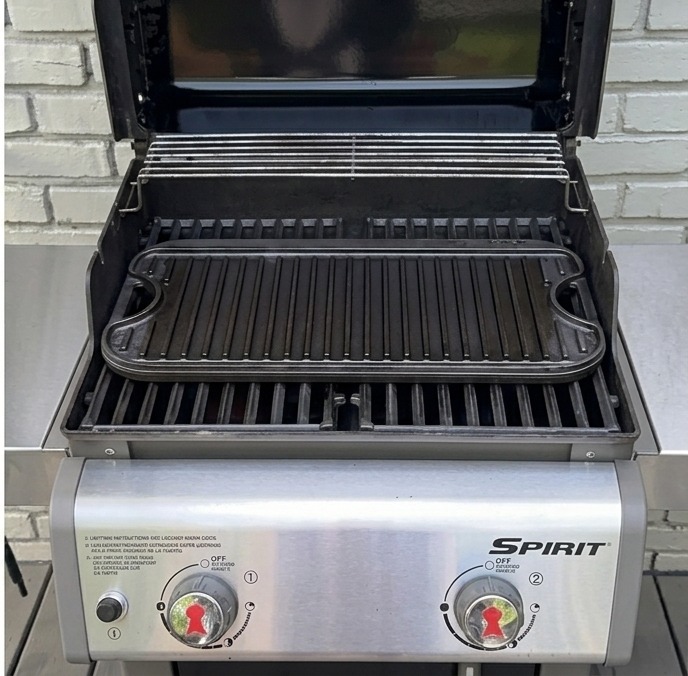 Weber Spirit grill after professional cleaning